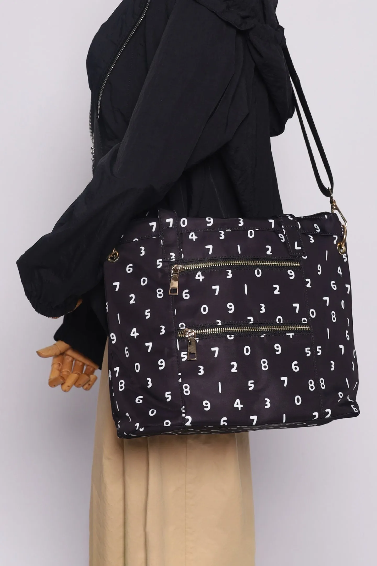 Kaly Tote Bag in Numbers